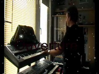 Jean-Michel Jarre en concert en Chine 1981 avec l'"Ouverture"