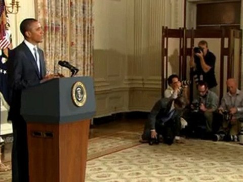 Obama addresses economy, U.S. deaths in Afghanistan