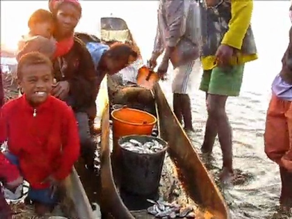 Lac Alaotra arrivée des pêcheurs