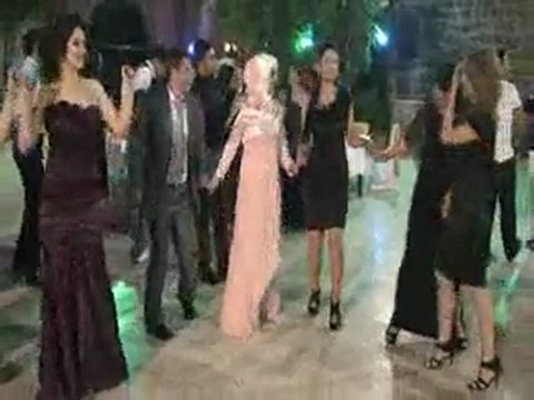 Dicle Üniversitesi 2011 Sınıf-Sosyal Bilgiler Bölümü Mezuniyet Balosu (1.Bölüm)