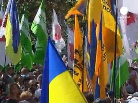 Yulia Timoshenko continua en prisión preventiva