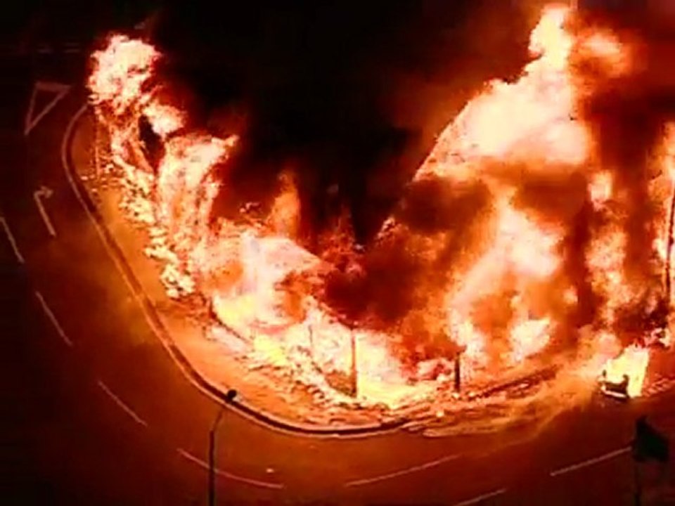 London riots spread to Croydon