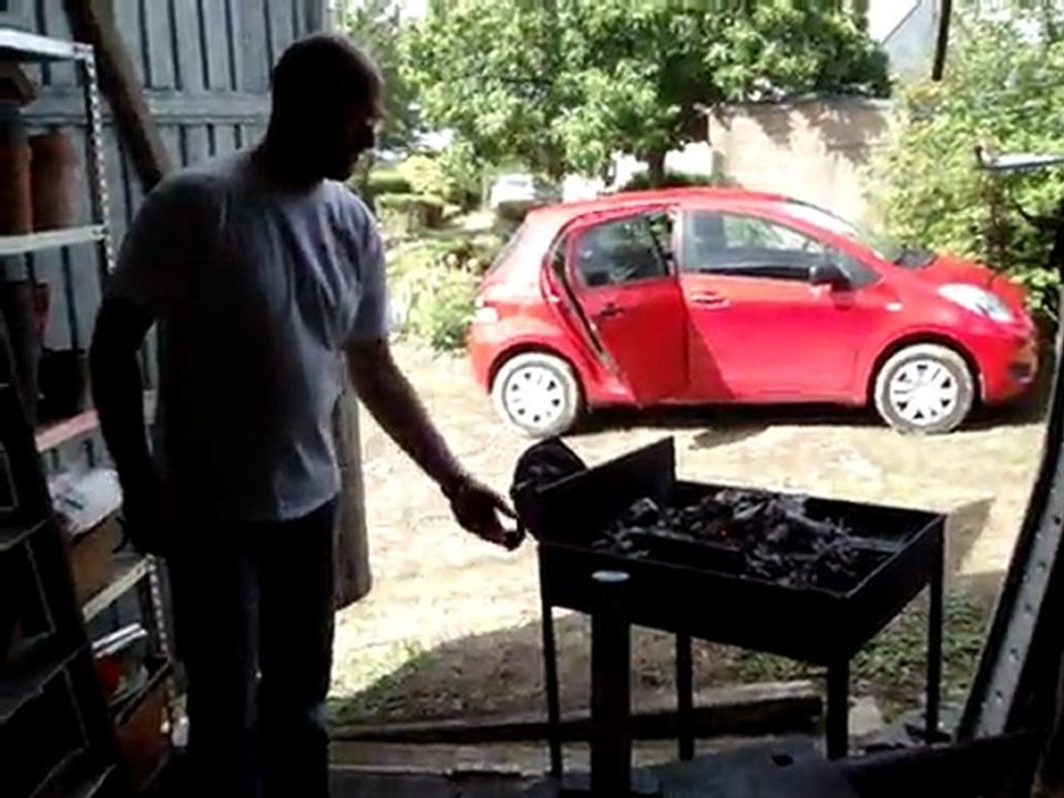 Forge à charbon en fonctionnement