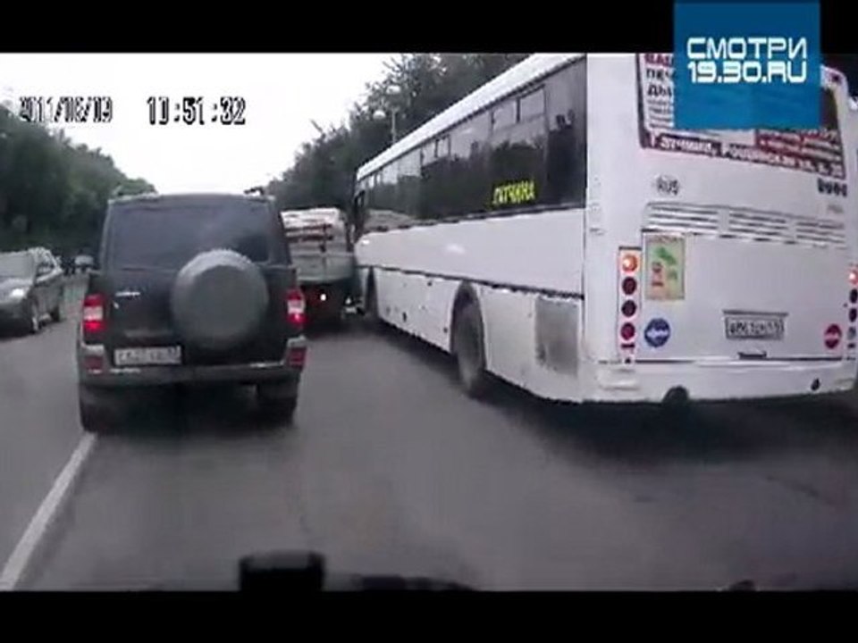 9 августа. пр 25 Октября. Маршрутка и "Газель"