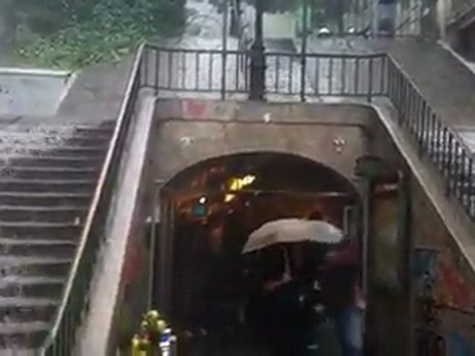 Sintflut der regen über Paris