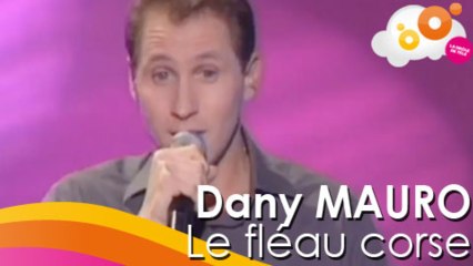 Dany Mauro chante "le Fléau Corse" avec tous les politiques