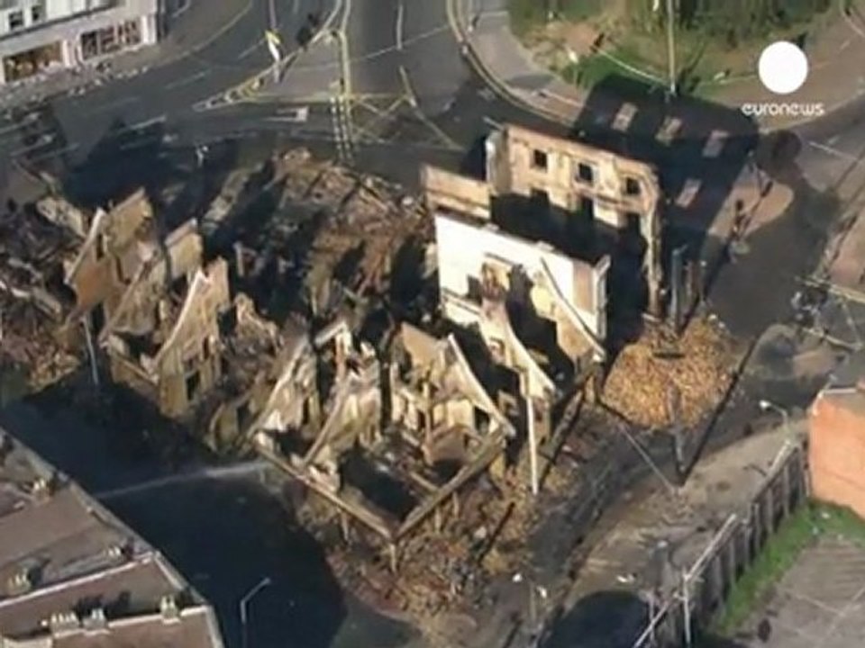 Cameron recalls UK parliament to debate riots