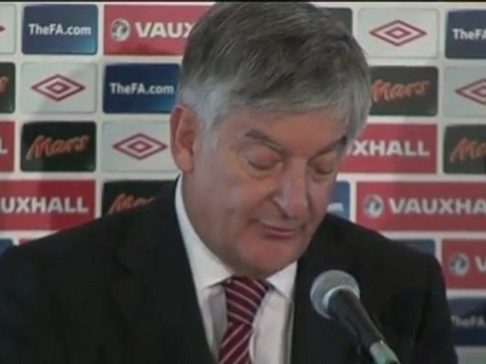 England Spiel wegen Unruhen verschoben