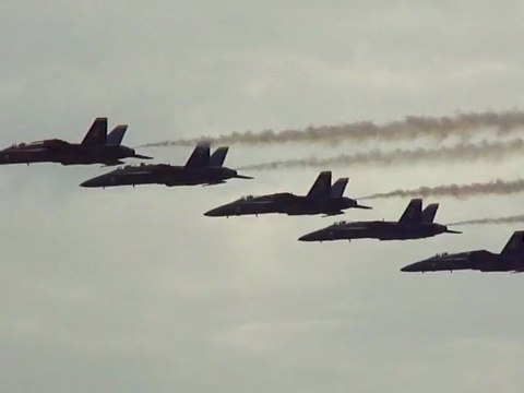2011 Thunder Over Michigan: USN Blue Angels #4