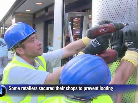 London shops close early following major riots