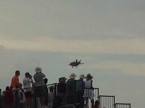 2011 Thunder Over Michigan: USN Blue Angels #7