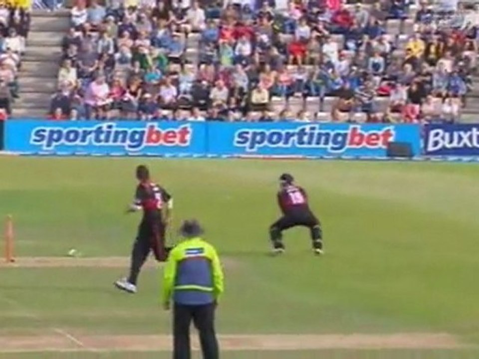 FLT20 QF - Hampshire V Durham - desipad.com - 1
