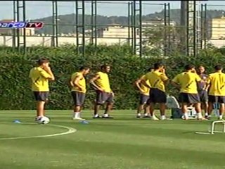 El Barcelona se entrena por última vez bajo mínimos antes de la Supercopa