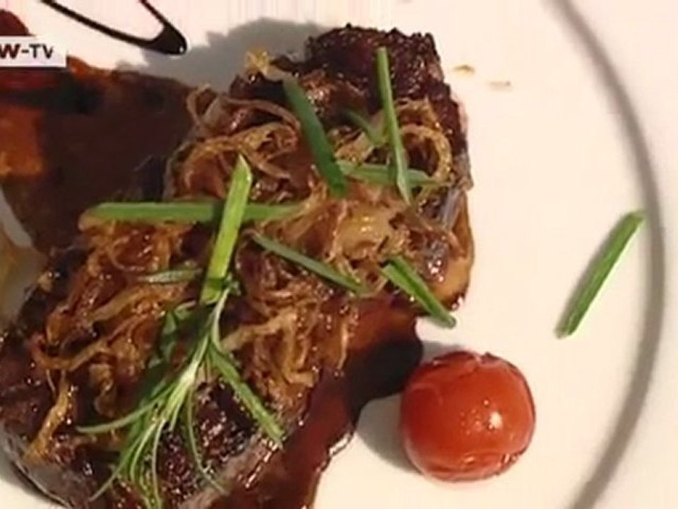 Fried beef and onions with cheese spätzle | euromaxx