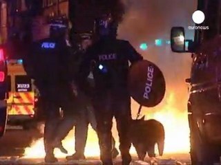 İngilizler yağmanın yaralarını sarmaya çalışıyor