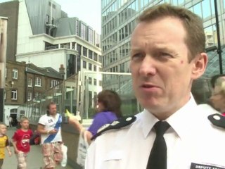 Emeutes: la police de Londres "au maximum de ses capacités"