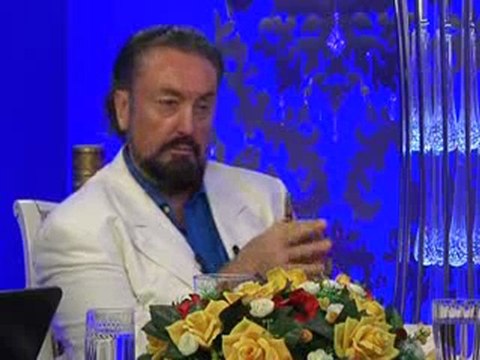 hülya avşar dindar ve derin düşünen bir insandır