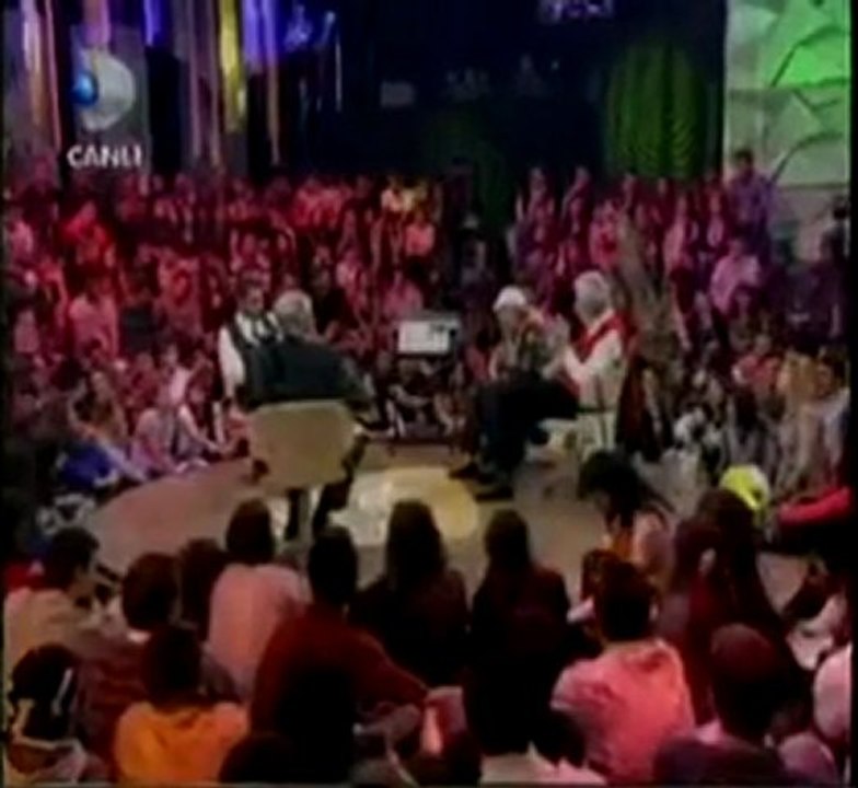 TOPRAĞINI SATAN VATANSIZ KALIR!
