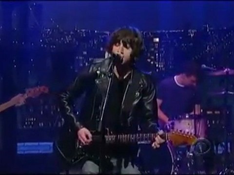 Arctic Monkeys - Dont Sit Down Cause Ive Moved Your Chair - Letterman 2011