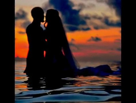 AKŞAMIN OLDUĞU YERDE BEKLE DİYORSUN !! GELMİYORSUN