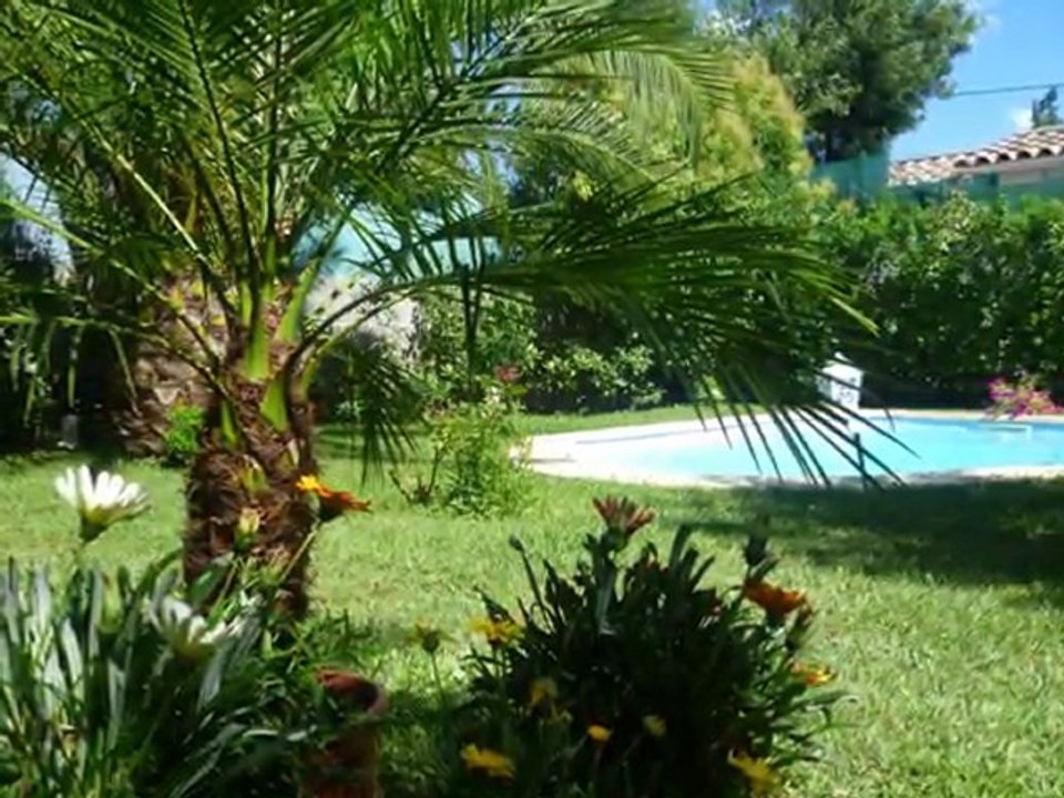 VILLA LES 3 LUCS T5 DE 150M2 SUR JARDIN 350M2 AVEC PISCINE 495000€