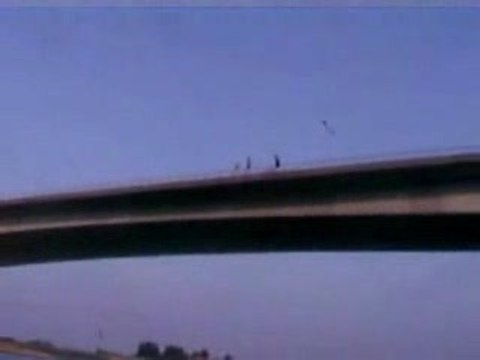 Saut de fou dans eau gelé