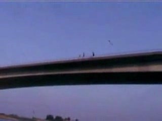 Saut de fou dans eau gelé