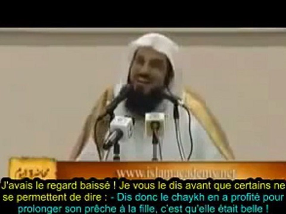 ELLE ENLEVE SON VOILE DANS L'AVION ET LE REMET POUR PRIER ! Cheikh Al Arifi