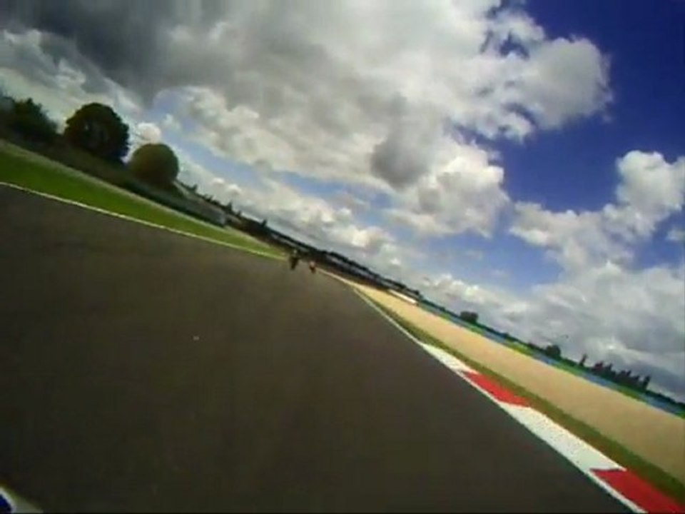 Magny-Cours - Vandal filmé par Fuollig