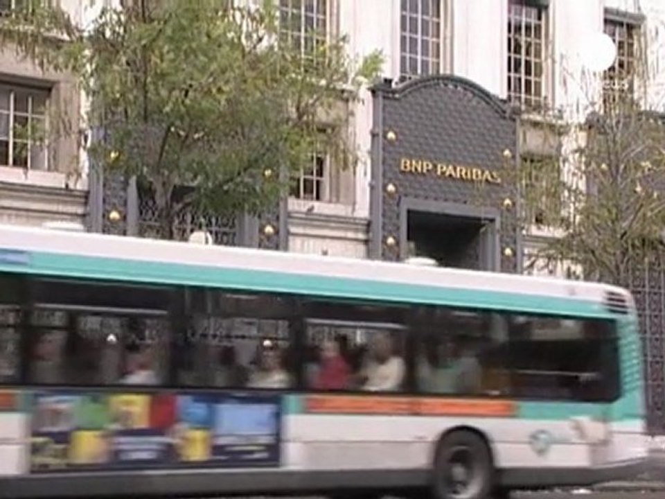 French banks slide on exposure worries