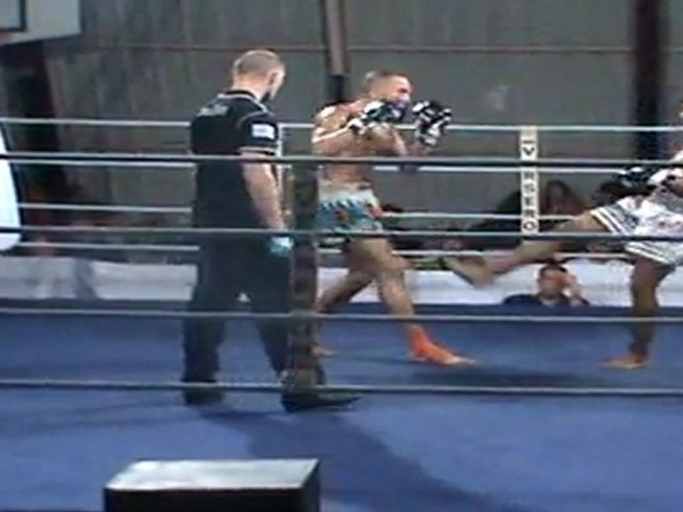 Frederic Berichon vs Touffik Essahraoui round 3 - Finale Tournoi - Gala du Phenix 3 - 02-07-11 - phenix muaythai