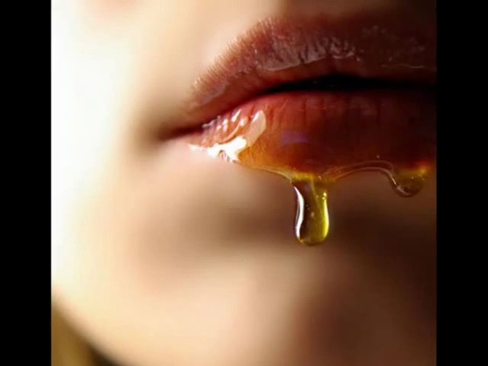 Tua Boca... Um Beijo Com Sabor De Mel