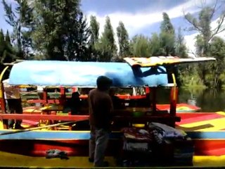 Miles de turistas llegan a Xochimilco