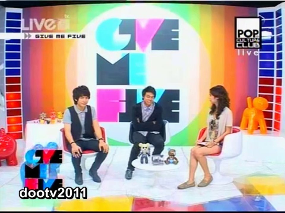 GIVE ME FIVE 11/08/2011