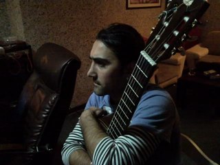 Serdar Yücel ağlaya ağlya