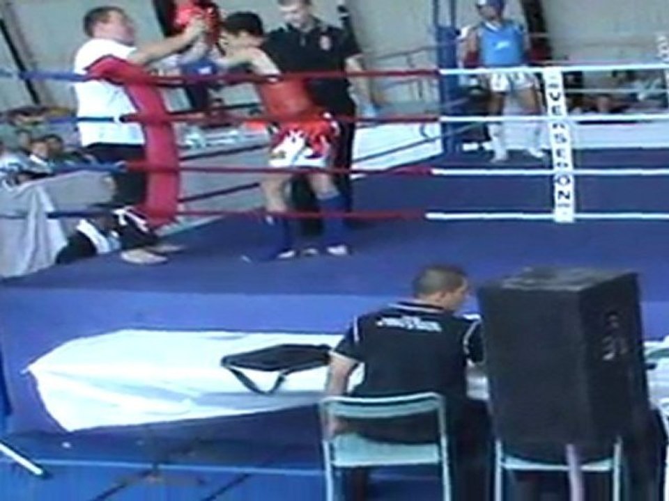 Didier Mougin vs Gaetan Damiano round 2 - Gala du Phenix 3 - 02-07-11 - phenix muaythai