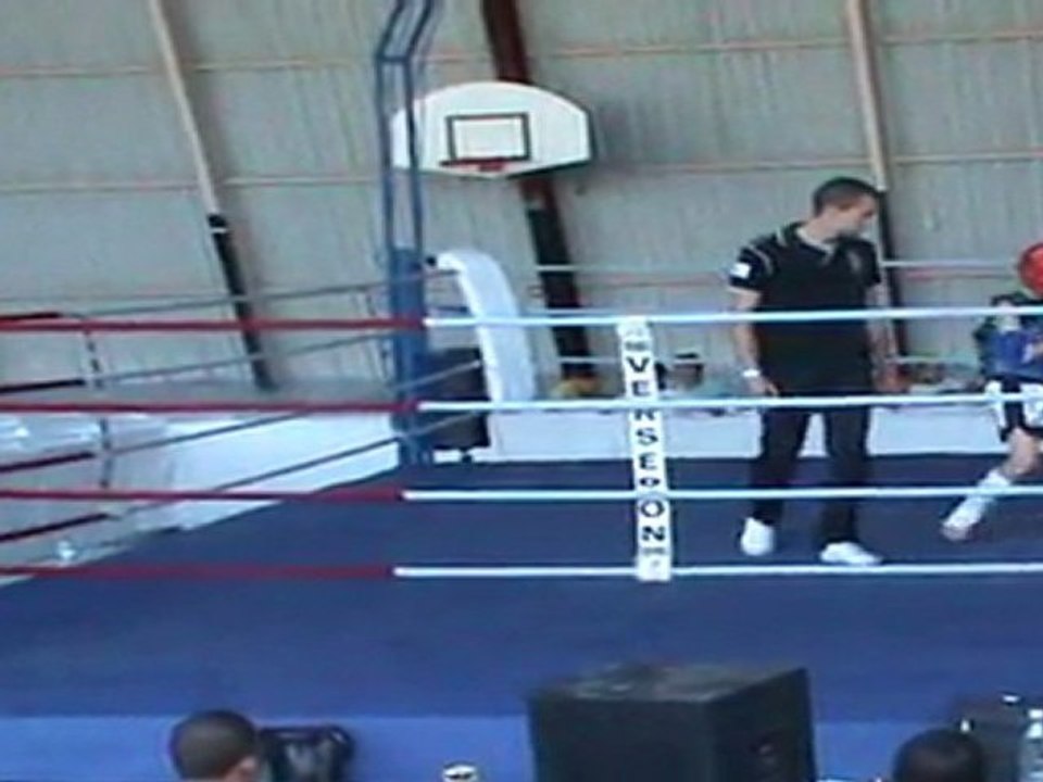 Saladino Teddy vs Benslimi Mehdi round 1 - Gala du Phenix 3 - 02-07-11 - phenix muaythai