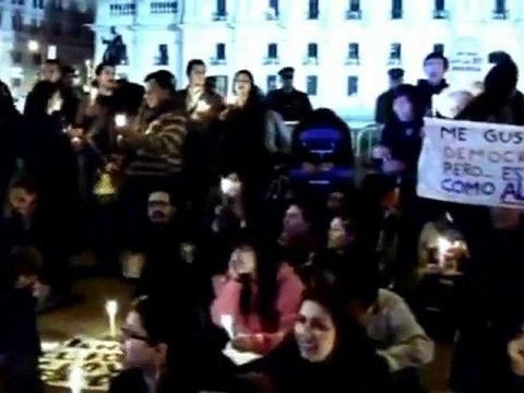 Chilean students clash with police