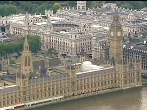 Thousands support riots petition