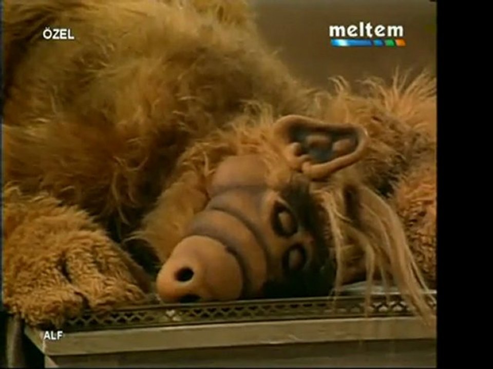 A.L.F. s01e01 pilot (müşfik kenter sesiyle)