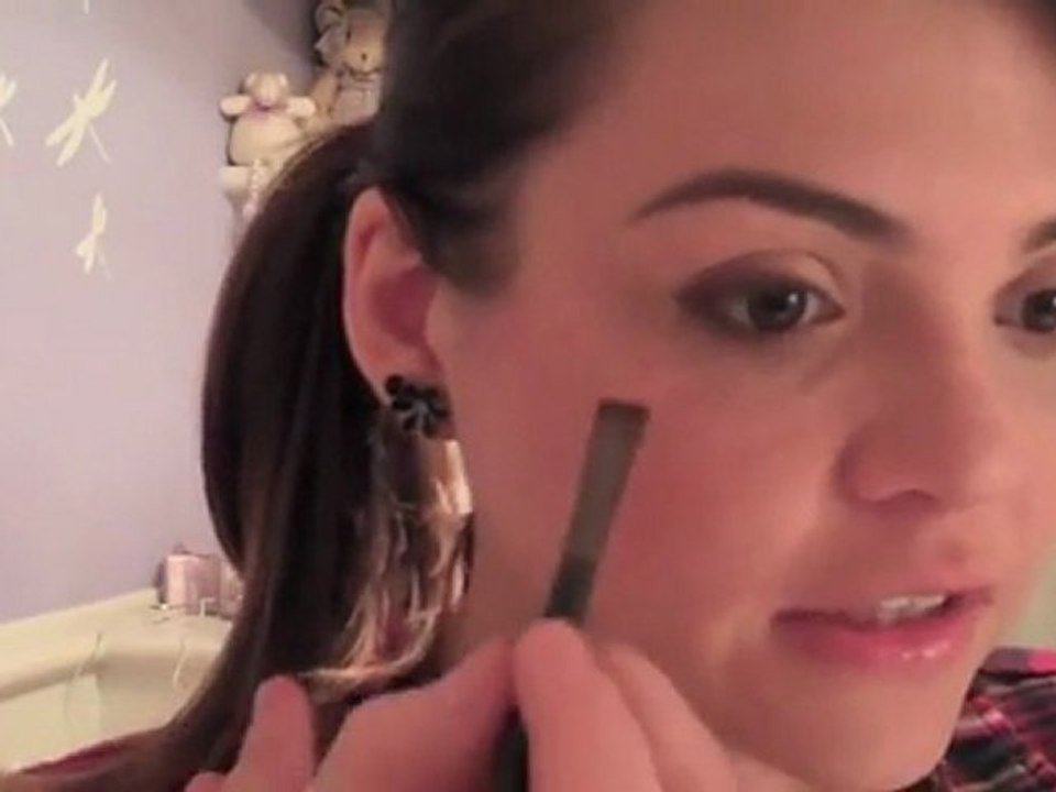 Make com K: maquiagem para usar com óculos.