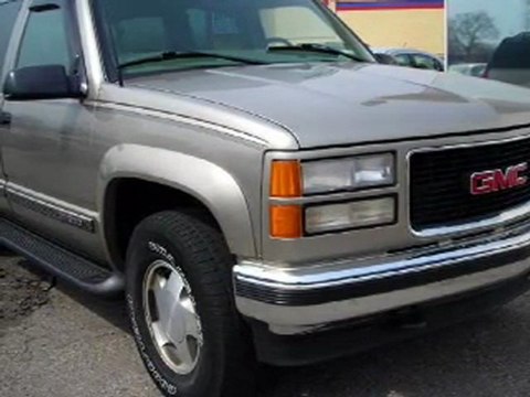 1999 GMC Suburban Eastpointe MI - by EveryCarListed.com