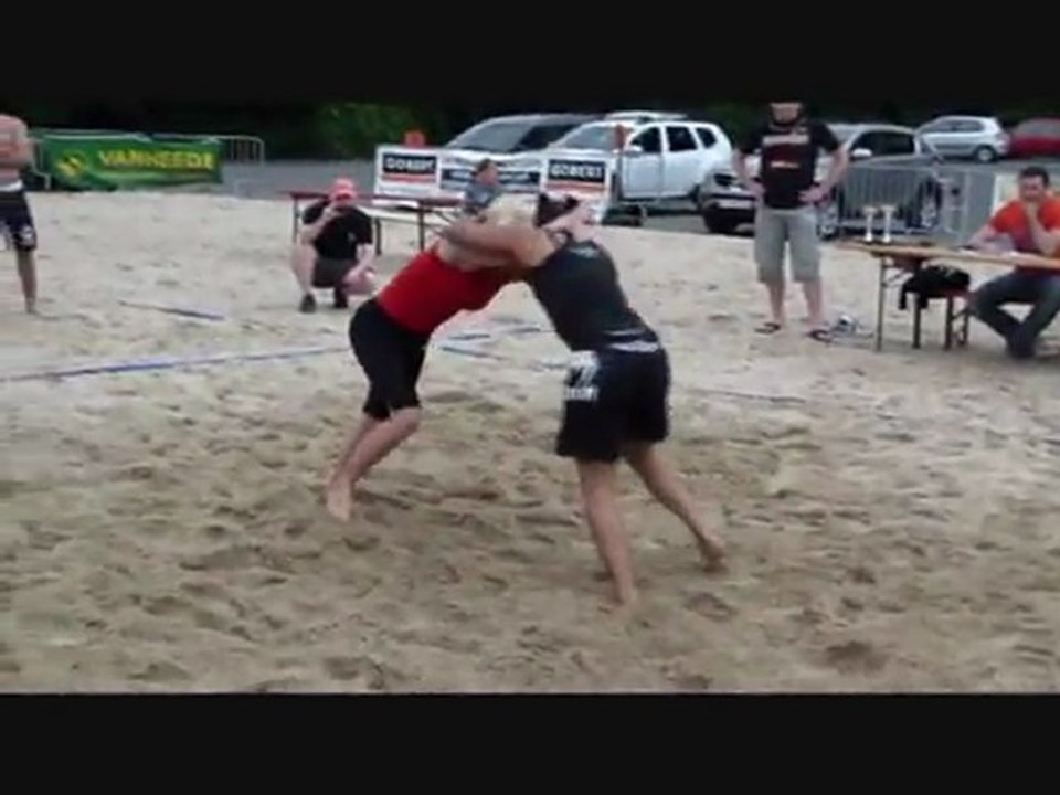 Xana beach wrestling