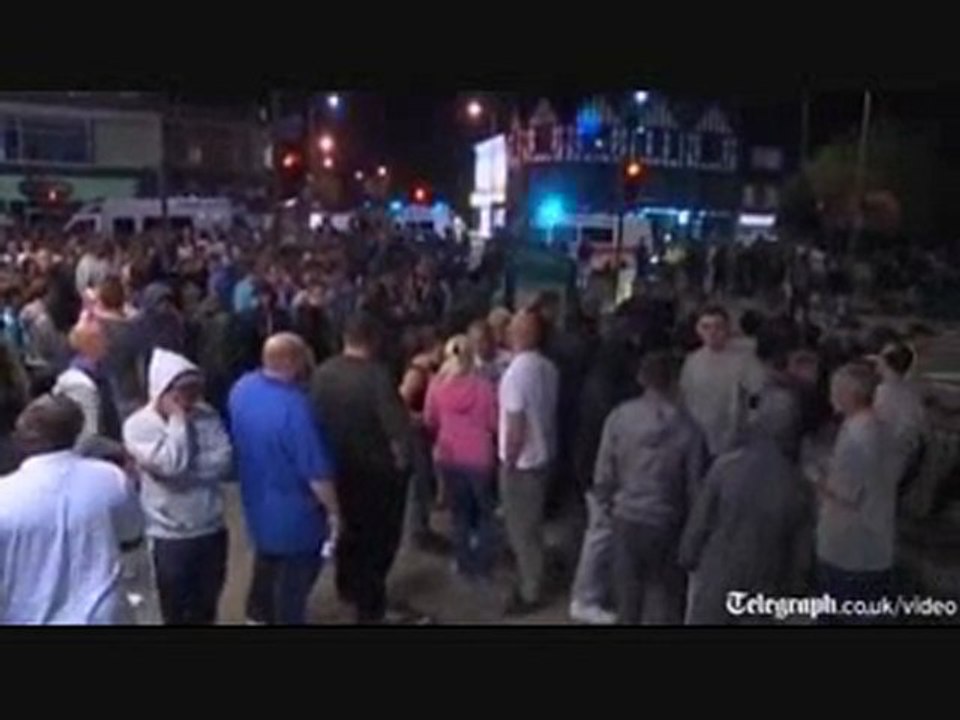 EDL supporters attack bus carrying black youths - ...