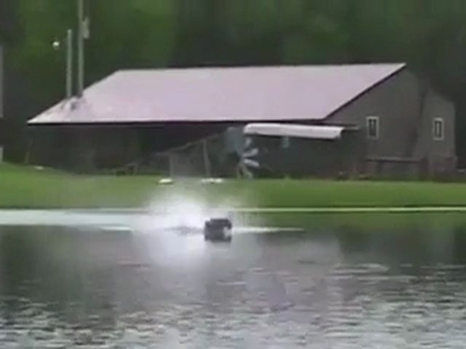 Aquaplaning en RC car