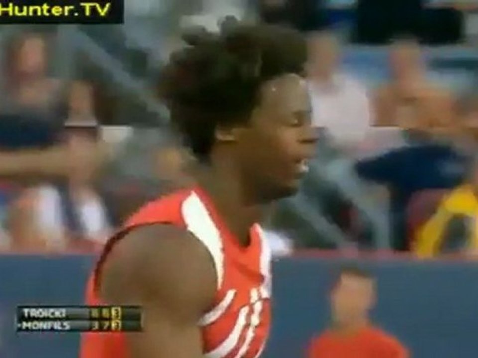 Gael Monfils plays without racket