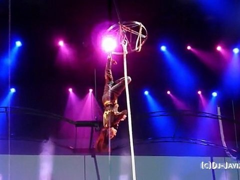 SALIMA-vertical rope-presents-Art agency Valentino