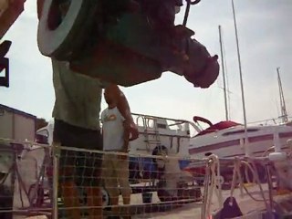 Voilier "Tilapia"  Retrait de notre vieux moteur