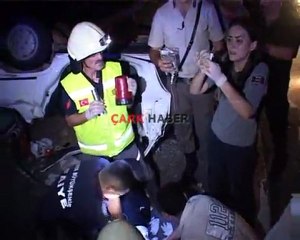 SAKARYA TEM'DE İFTAR DÖNÜŞÜ KAZA: 3 ÖLÜ, 8 YARALI