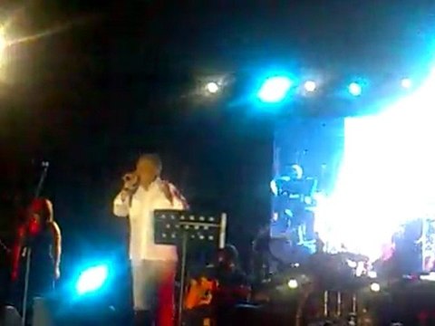 Zülfü Livaneli Konseri - Güneş Topla Benim İçin